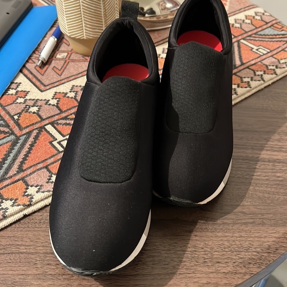 Ideology Slip On Shoes. Black 9.5 - Picture 3 of 4